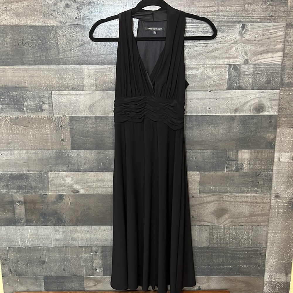 Pretty Sleeveless Black Jones Wear Dress